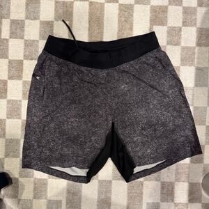 Lululemon Men’s T.H.E. SHORT 9" LINED Black White, Size Large